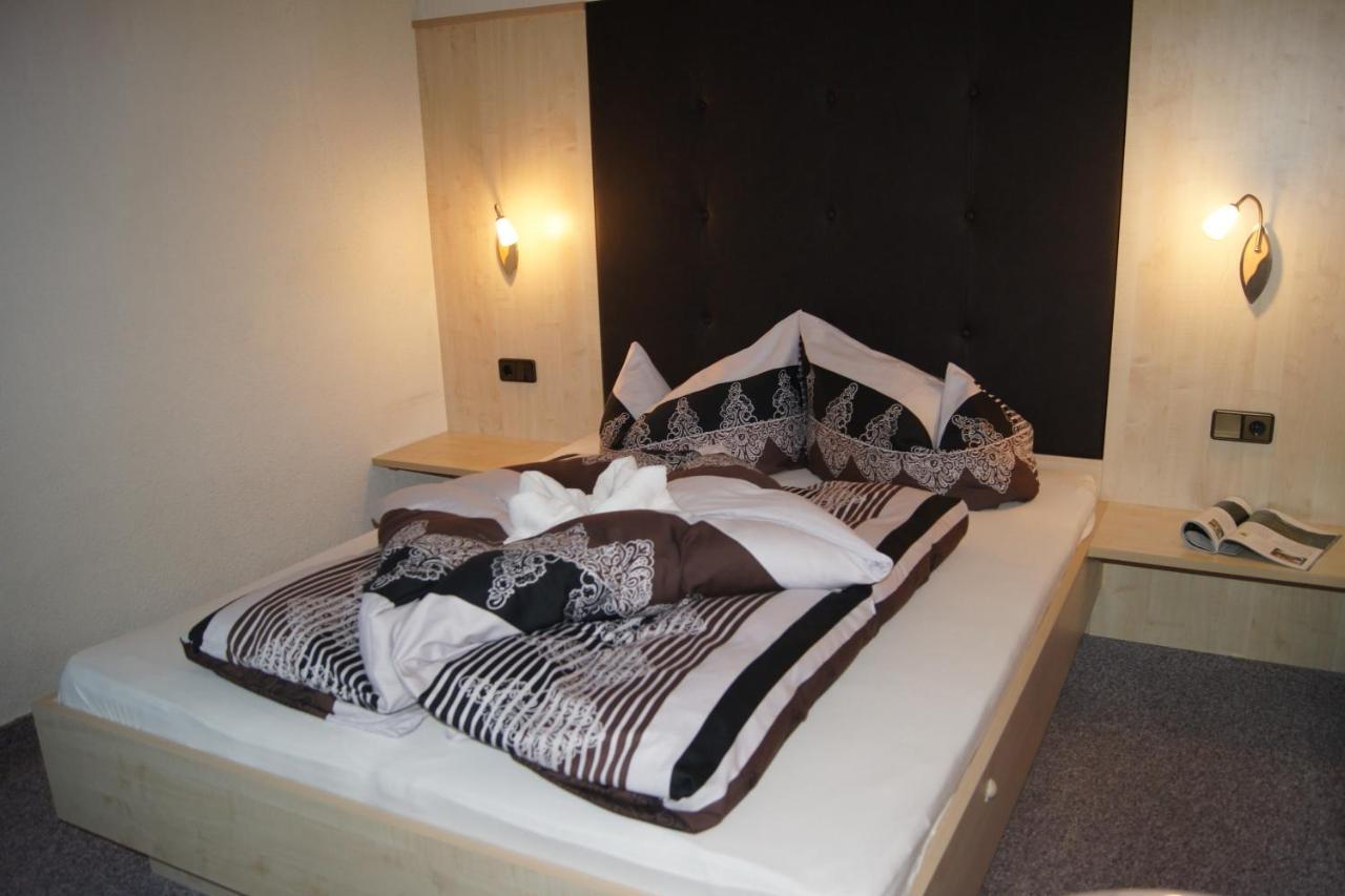 Familienferienhaus Florentine แลงเงนเฟลด์ ภายนอก รูปภาพ