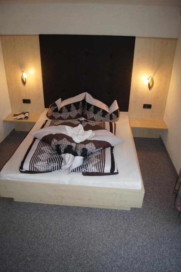 Familienferienhaus Florentine แลงเงนเฟลด์ ภายนอก รูปภาพ